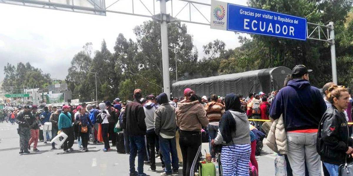 Ecuador otorga amnistía migratoria a venezolanos y sus familias en situación irregular