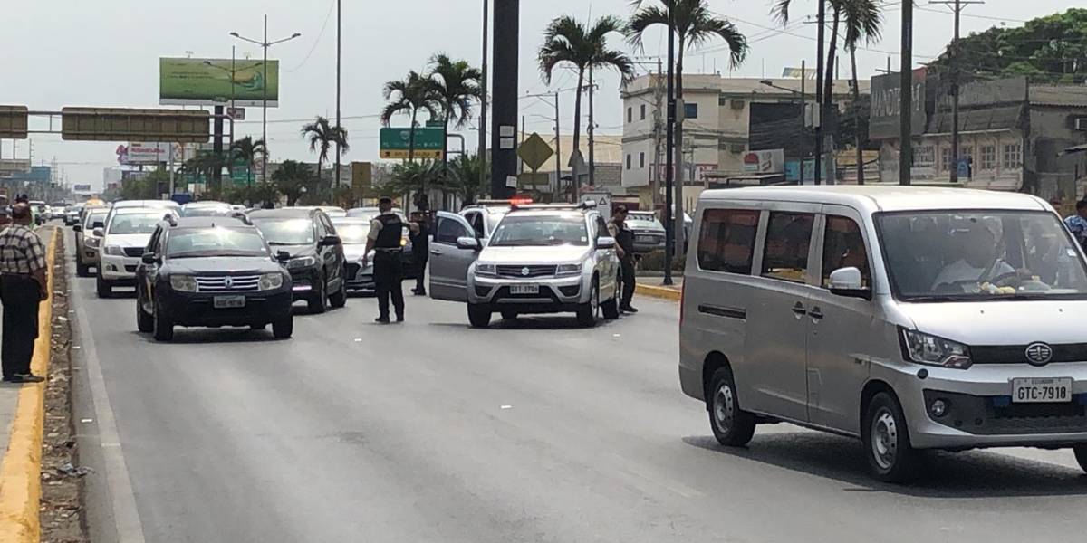 Gerente de institución financiera es asesinado en plena vía de Durán