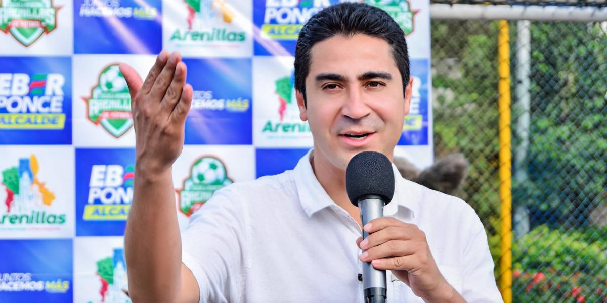 El alcalde de Arenillas, Eber Ponce, muere tras ser baleado mientras conducía un carro