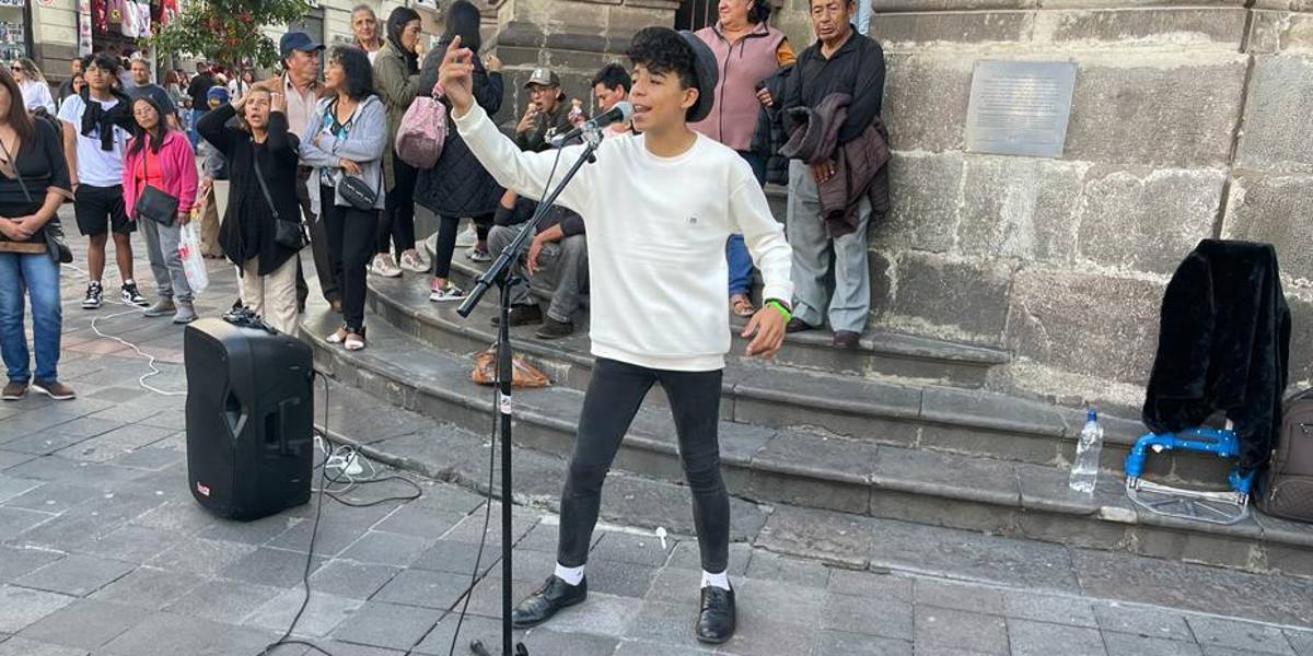 La historia del niño salsero que le pone ritmo a las Fiestas de Quito
