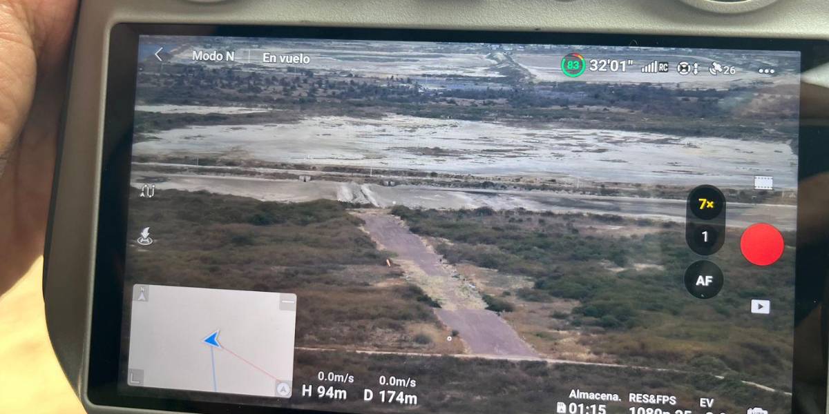 Exclusiva: Supuesta pista aérea clandestina sobresale alrededor de una playa de Guayas