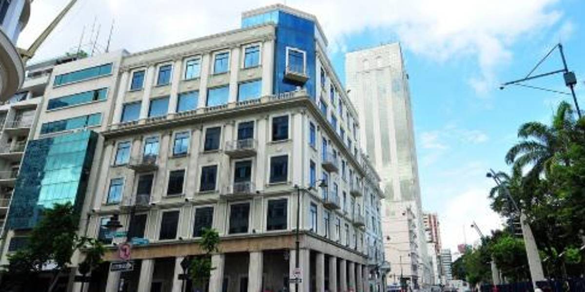 Fiscalía investiga posible peculado en tres contratos de la Prefectura del Guayas