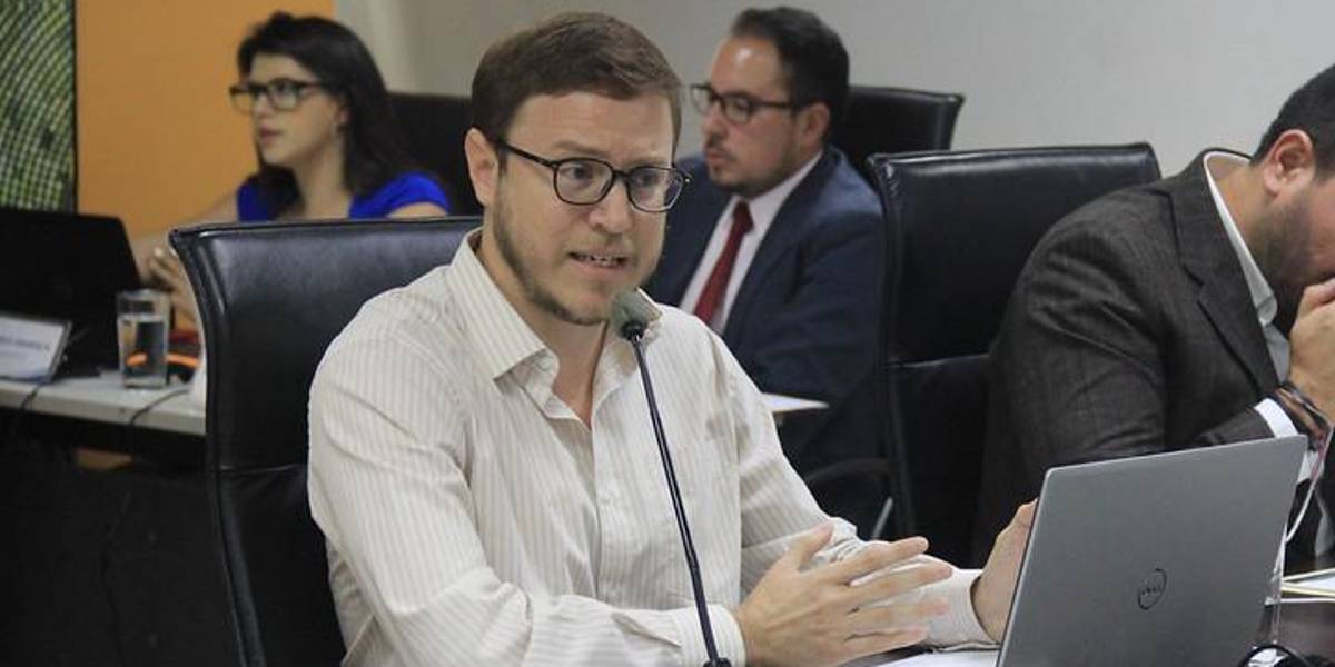 Augusto Verduga, vocal del Cpccs, solicitó vacaciones mientras enfrenta investigaciones de la Fiscalía