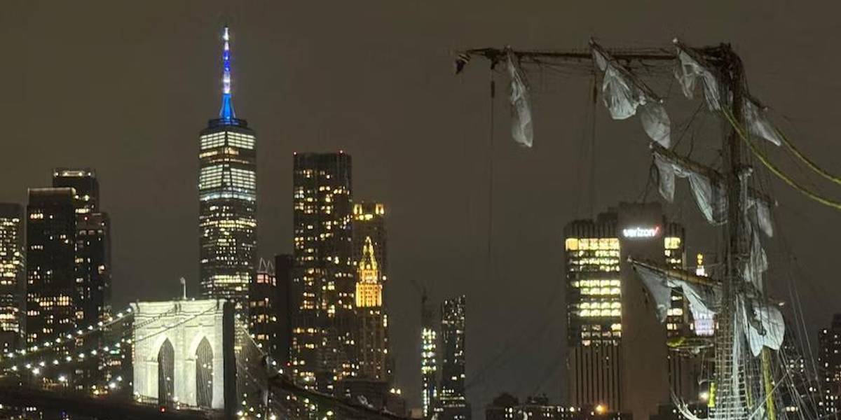 Buque de la Marina de México choca contra el Puente de Brooklyn y deja dos muertos