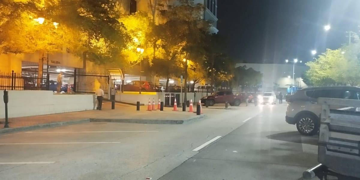 Samborondón: Un hombre se libró de un secuestro y pidió ayuda en un centro comercial