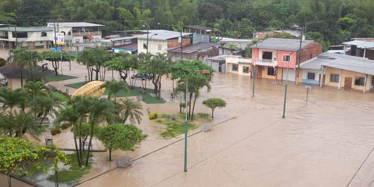 Más de mil familias afectadas en Flavio Alfaro, Manabí, por torrencial aguacero y desbordamiento de ríos