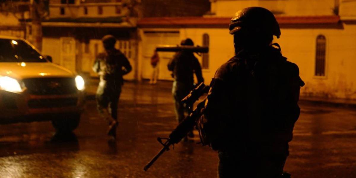 Un hombre fue ejecutado en el patio de su casa en Durán