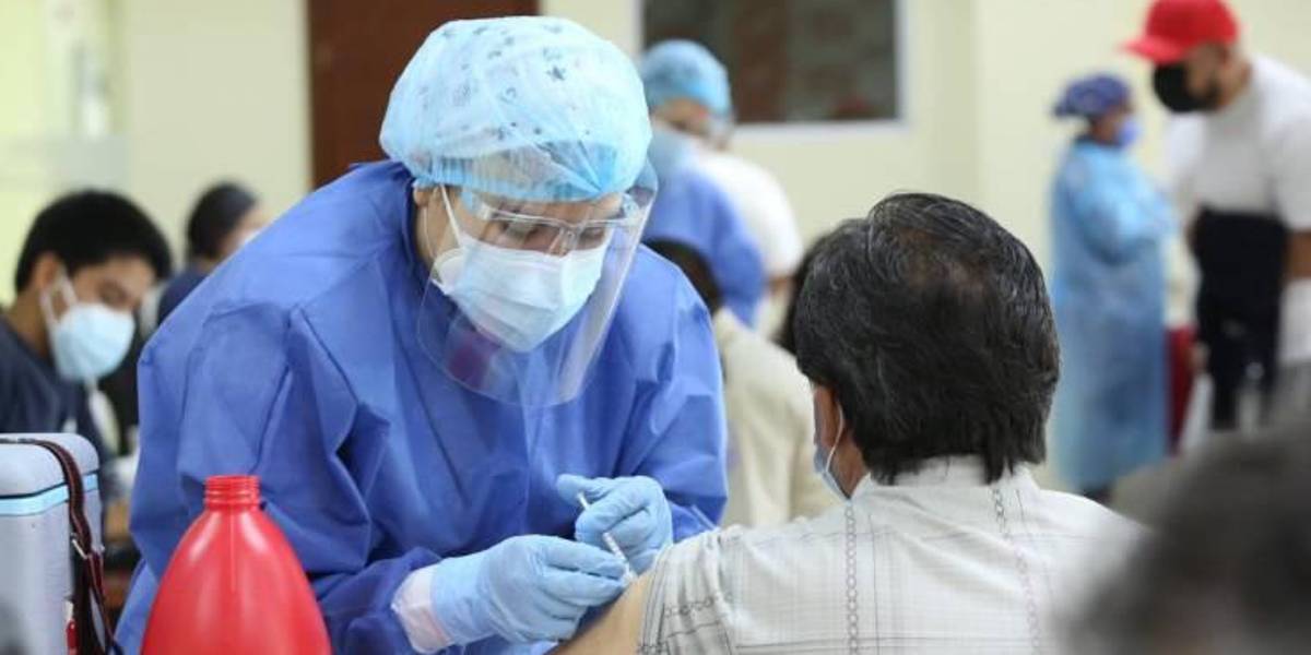 COVID-19: detectan tercer caso de ómicron en Ecuador