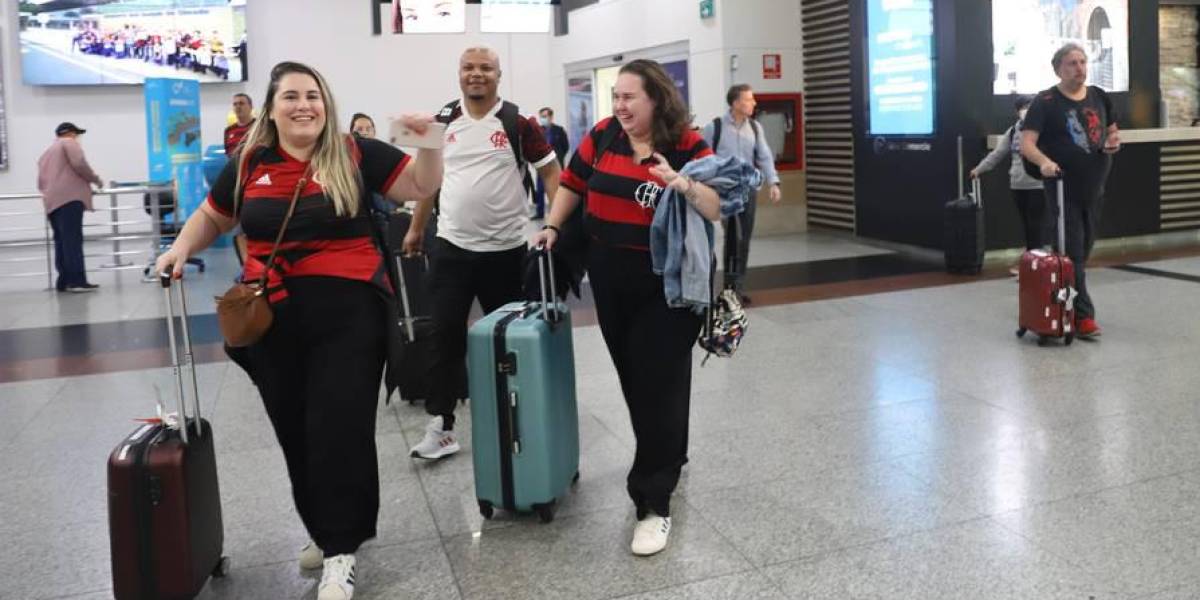 Dos mil hinchas de Flamengo quedan varados tras cancelación de vuelo para la final de Libertadores