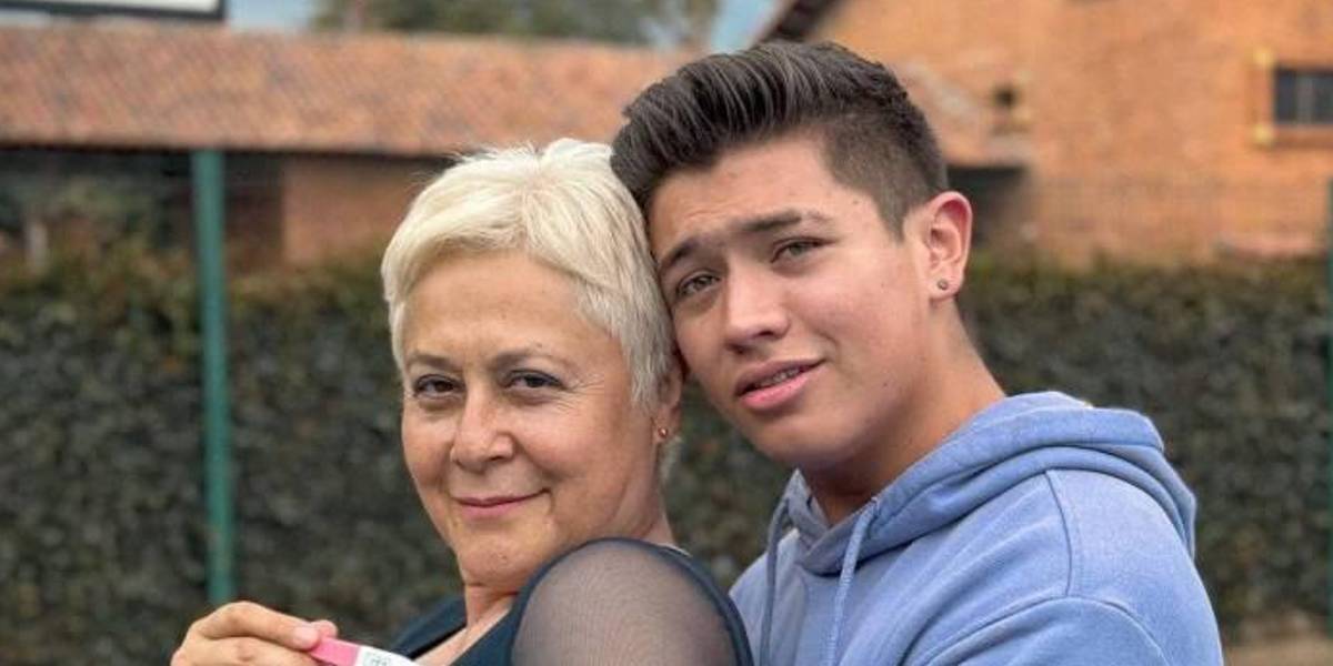 Alina Lozano y Jim Velásquez mostraron la primera ecografía de su embarazo