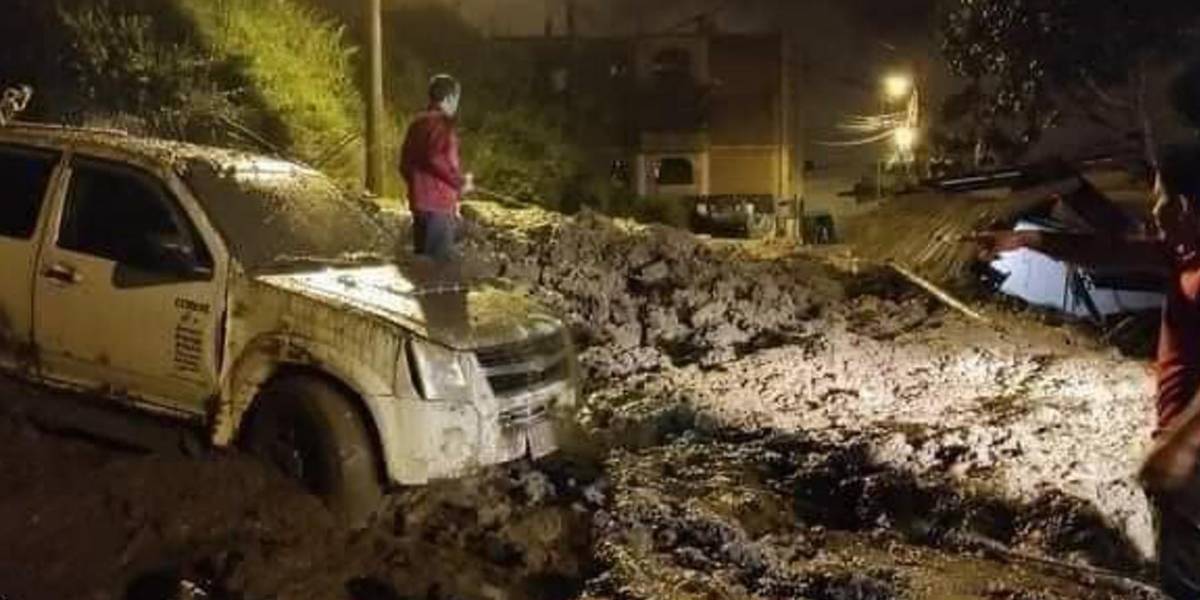 Inundaciones y colapso de estructuras por lluvias en El Oro y Los Ríos