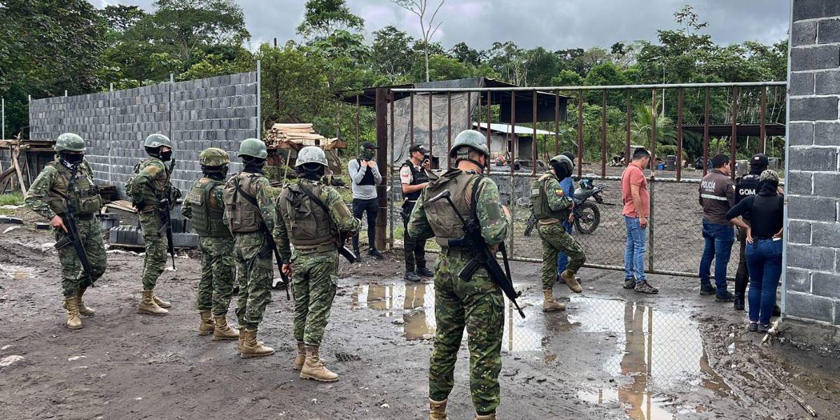 Un centro clandestino para el acopio de combustible se detectó cerca del campo Sacha, en Orellana