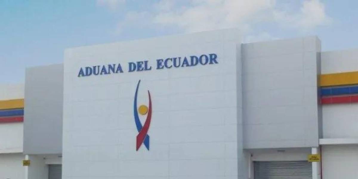 Sandro Fortunato Castillo Merizalde fue nombrado por Noboa como director de la Aduana