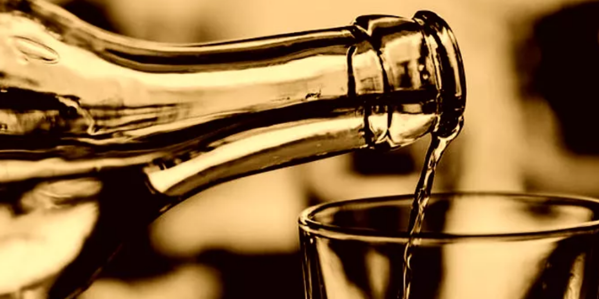 Asciende a 24 la cifra de fallecidos en Ecuador por consumo de alcohol metílico