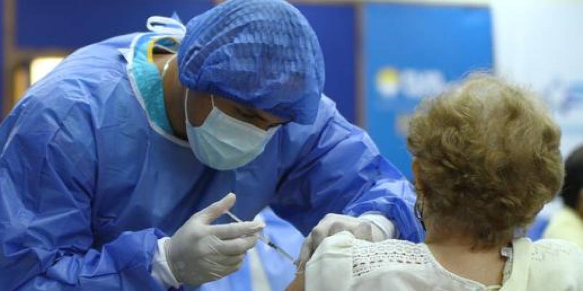 Arcsa aprueba el ingreso a Ecuador de vacuna china CanSino