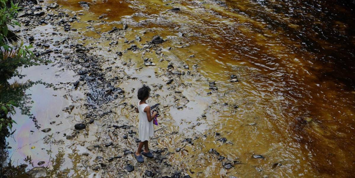 El Gobierno aseguró que 265 familias han sido compensados por el derrame de crudo en Esmeraldas
