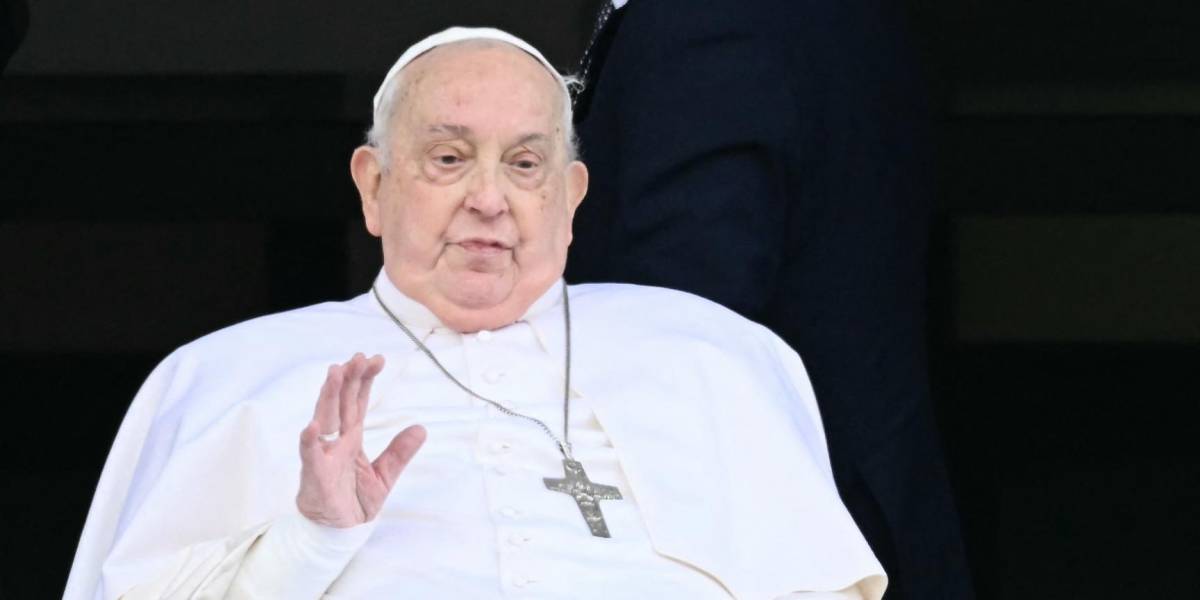 El Papa Francisco está mejor y podría aparecer en público el domingo de Pascua