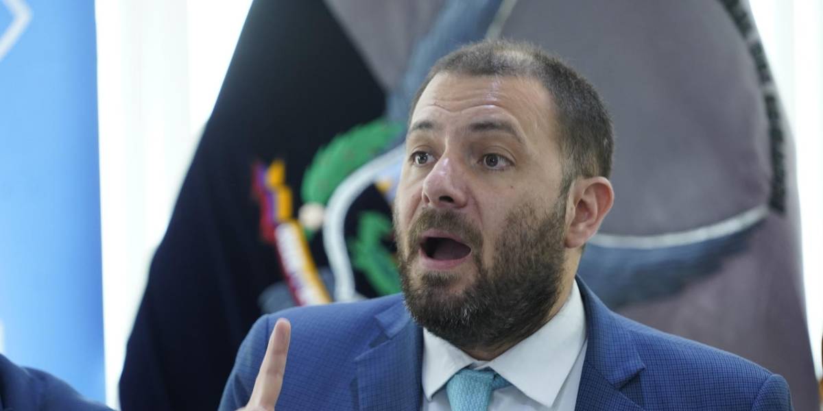 Un abogado asegura que Juan Esteban Guarderas falsificó su firma en denuncia electoral contra Verónica Abad