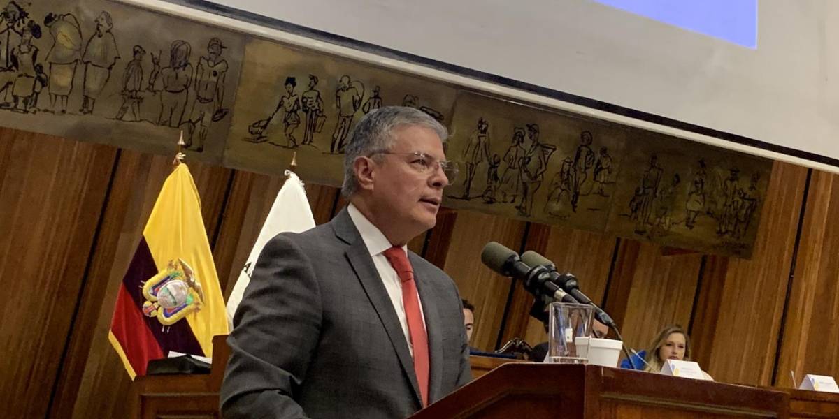 Un tuit borrado, una de las 2 pruebas de Aleaga para solicitar juicio al contralor