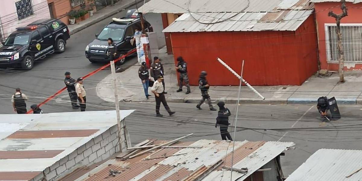 En medio de estado de excepción, policía halla más explosivos en Guayaquil