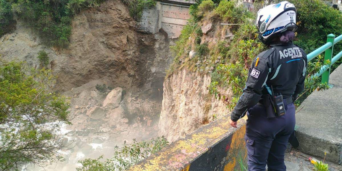 Quito: trabajos de estabilización del talud se ejecutan en la av. De Los Conquistadores