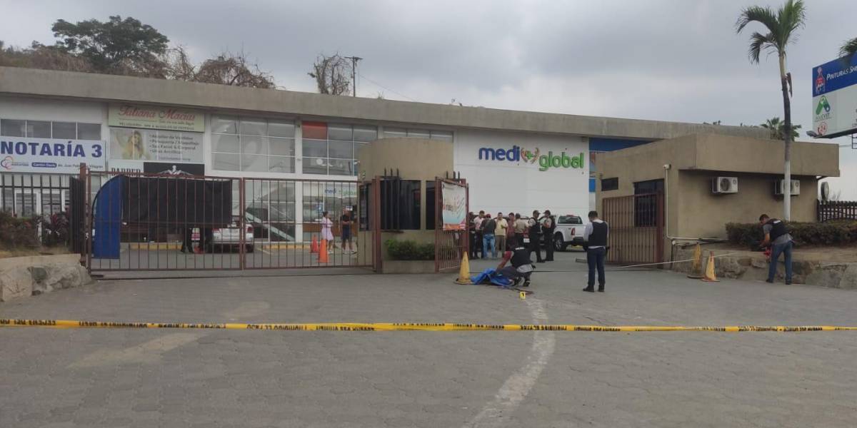 Policía es asesinado en una plaza comercial de La Aurora, en Daule