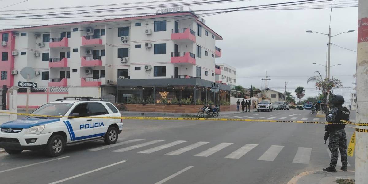 GIR detona artefacto explosivo abandonado junto a un restaurante en Chipipe, Salinas