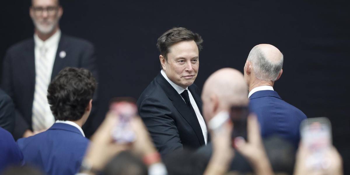Elon Musk se convierte en la primera persona en superar un patrimonio neto de USD 500.000 millones