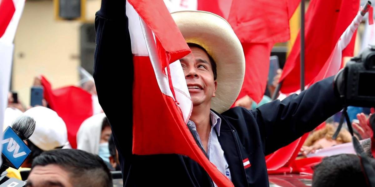 Pedro Castillo se aproxima al triunfo electoral en Perú