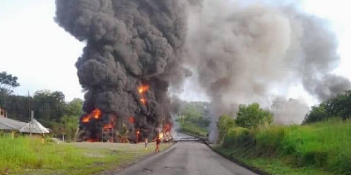 Sucumbíos: el impacto de un camión contra la Red de Oleoductos del Distrito Amazónico causó un gran incendio