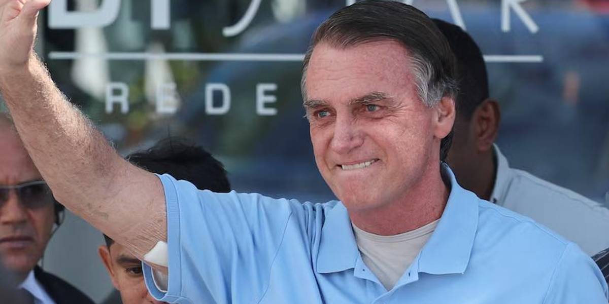 Jair Bolsonaro deja el hospital tras tres semanas internado por cirugía abdominal