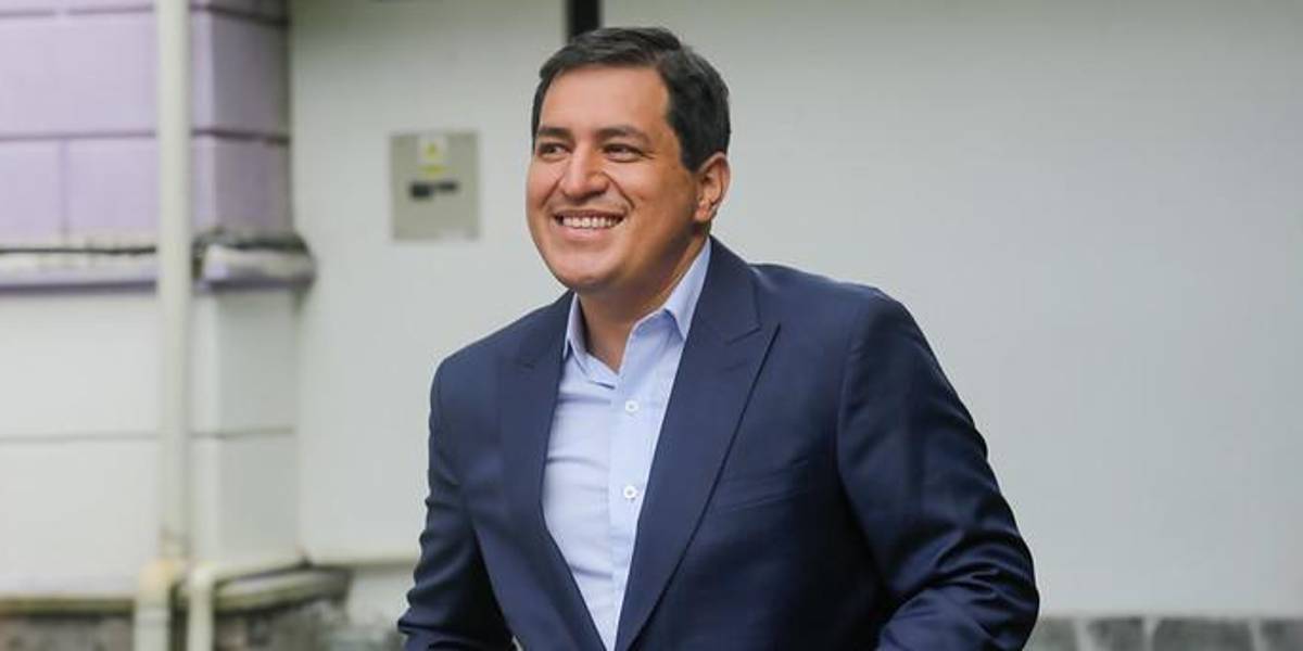 Andrés Arauz pide a China que nos salven de los asteroides