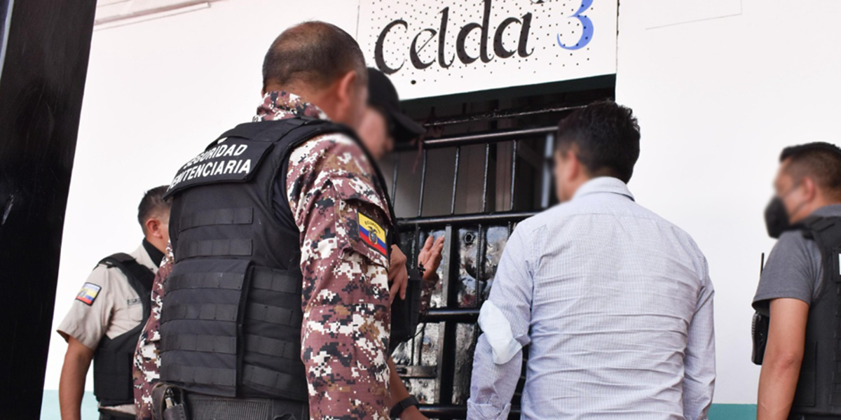 Un guía penitenciario intentó ingresar cocaína a la cárcel de Guayaquil