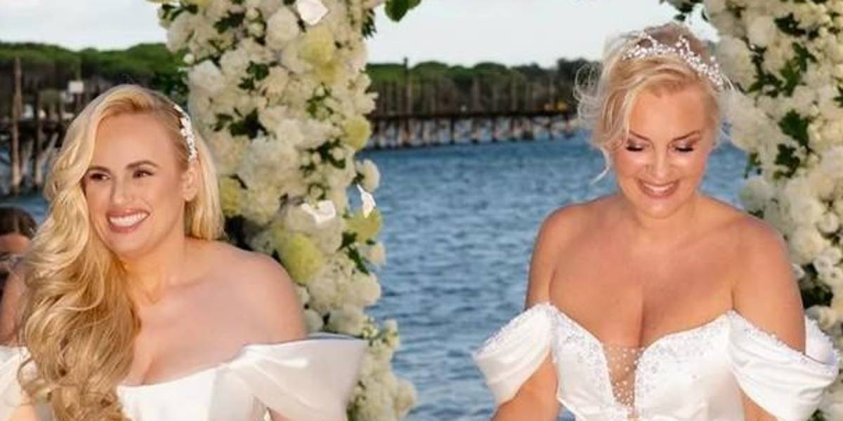 Las románticas fotos de la actriz Rebel Wilson junto a su esposa y su hija, en su boda privada