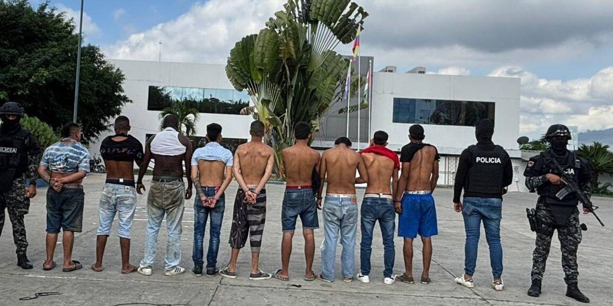 La Policía detectó que Los Choneros almacenaban armas de fuego en una casa de Canoa