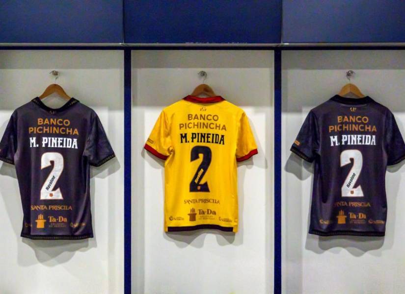Los jugadores de Barcelona SC salieron con la camiseta de Mario Pineida.