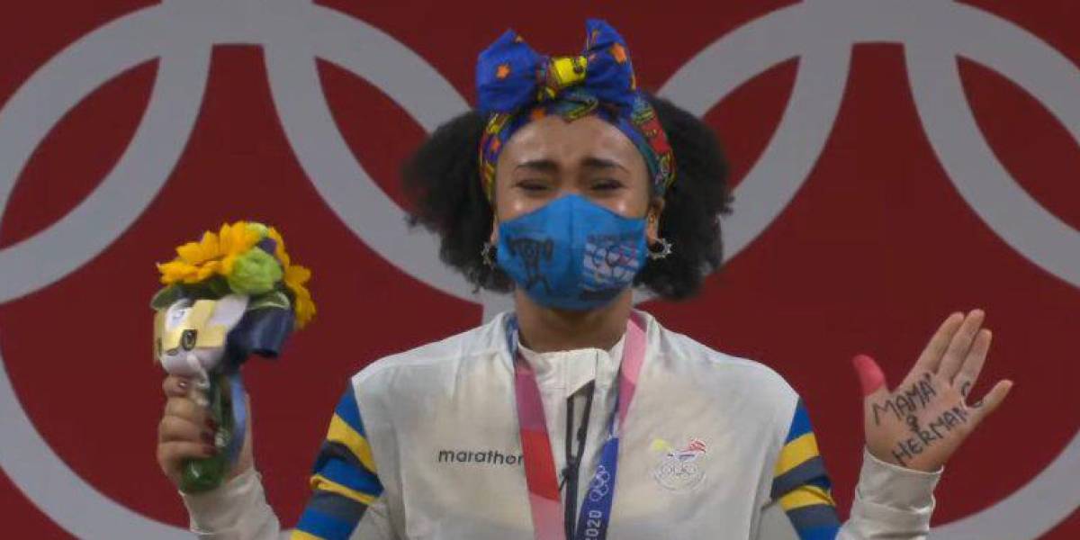 Premiación: Neisi Dajomes la primera mujer en Ecuador en recibir medalla de oro