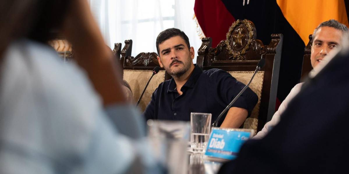 Aquiles Álvarez en Twitter: Yo no puedo resolverle su vida conforme a sus exigencias