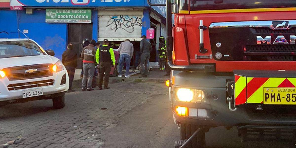 Quito: antisociales trataron de robar un cajero automático usando explosivos, en Guamaní