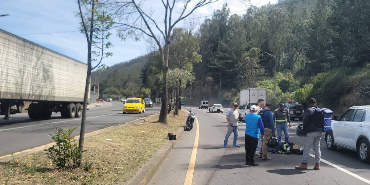 Un motociclista resultó herido tras siniestro de tránsito en la avenida Simón Bolívar