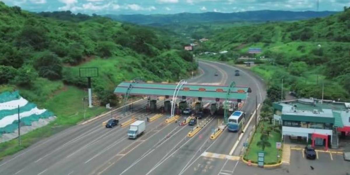 La resolución que pone fin a la delegación de la vía Portoviejo- Montecristi enfrenta a la Prefectura y el Gobierno