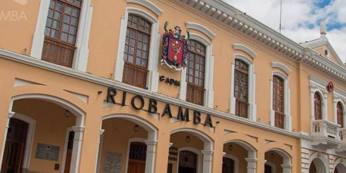 Alcalde de Riobamba, vinculado a caso de asociación ilícita por la Fiscalía