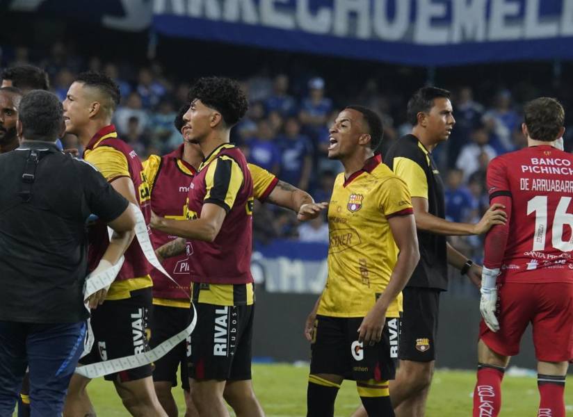 Byro Castillo salió expulsado en el Clásico del Astillero.