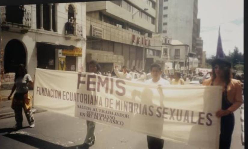 En el 2000, Coccinelle pasó a ser la Fundación Ecuatoriana de Minorías Sexuales (FEMIS)