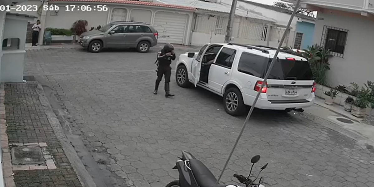 Gobernación del Guayas clausurará locales que vendan uniformes policiales sin permiso