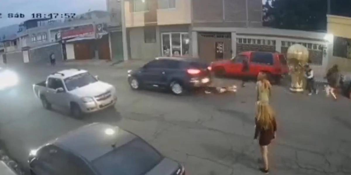 Hombre disfrazado de viuda fue atropellado el 31 de diciembre en Riobamba