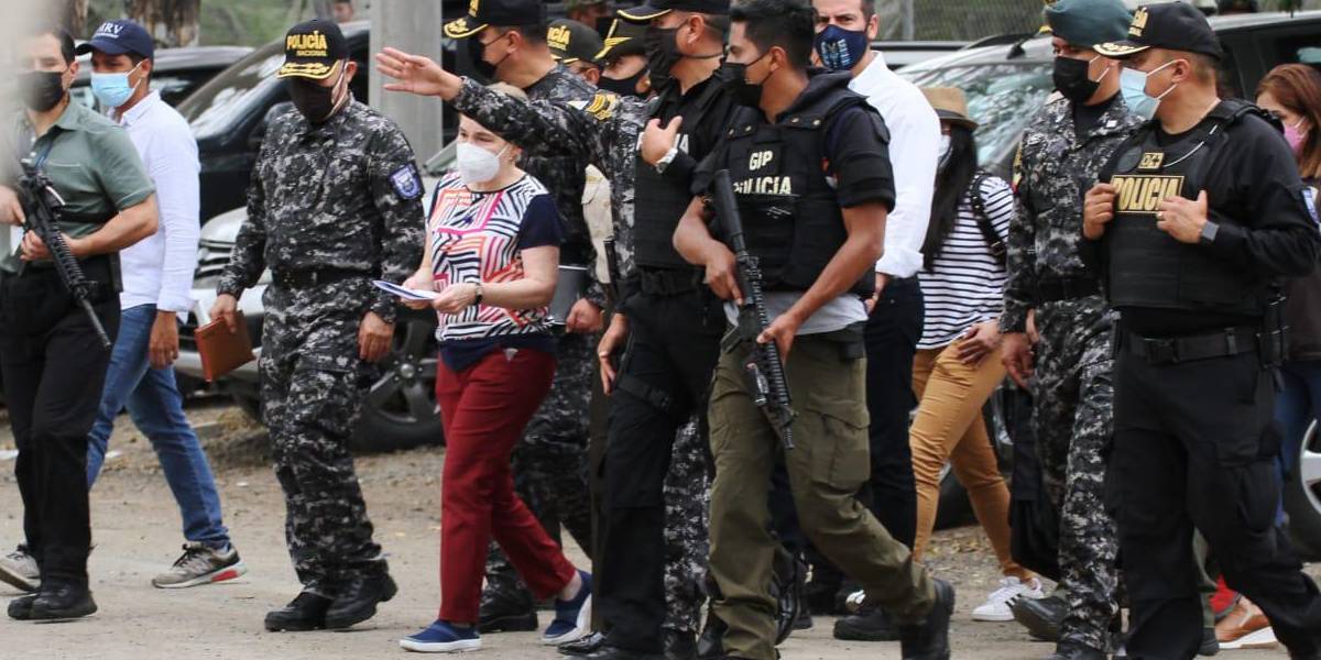 Ministra de Gobierno confirma una muerte violenta en la cárcel Regional 8