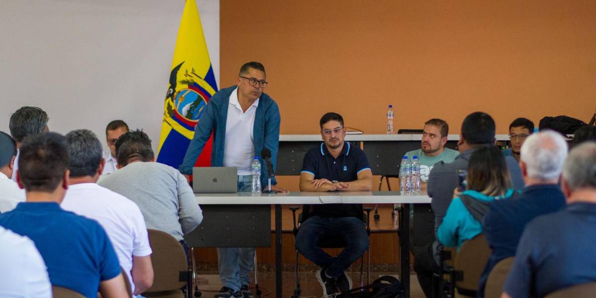 Transportistas de Pichincha suspenden paralización por alza del diésel