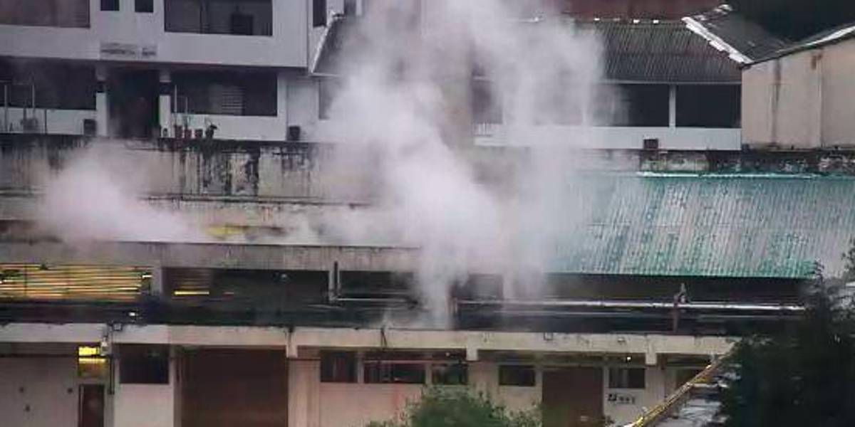 El Hospital Eugenio Espejo aclara que el humo que salió del parqueadero provenía de la válvula de un caldero