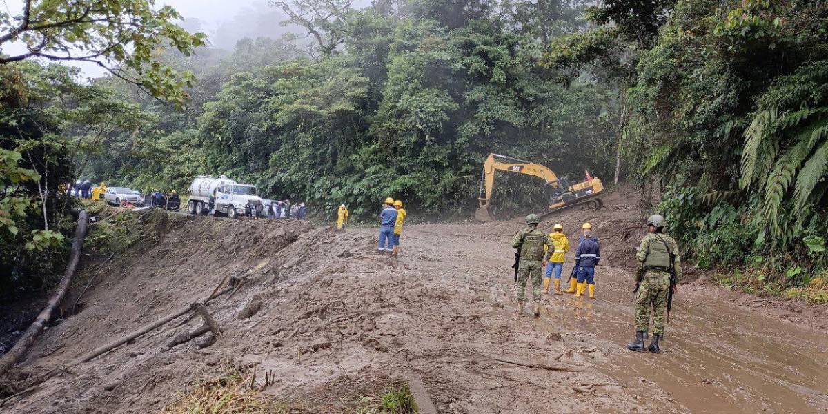 Barreras de contención se instalaron en la zona afectada por el derrame del SOTE